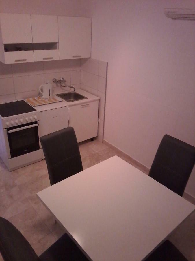 Apartments Katarina โตรกีร์ ภายนอก รูปภาพ